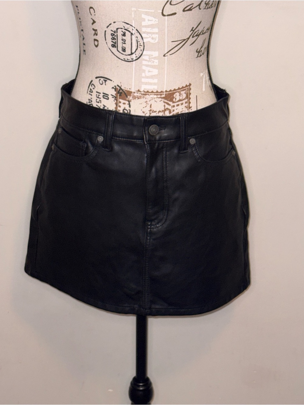 NWT - American Eagle Outfitters Black Super Stretch Skirt - Size 6